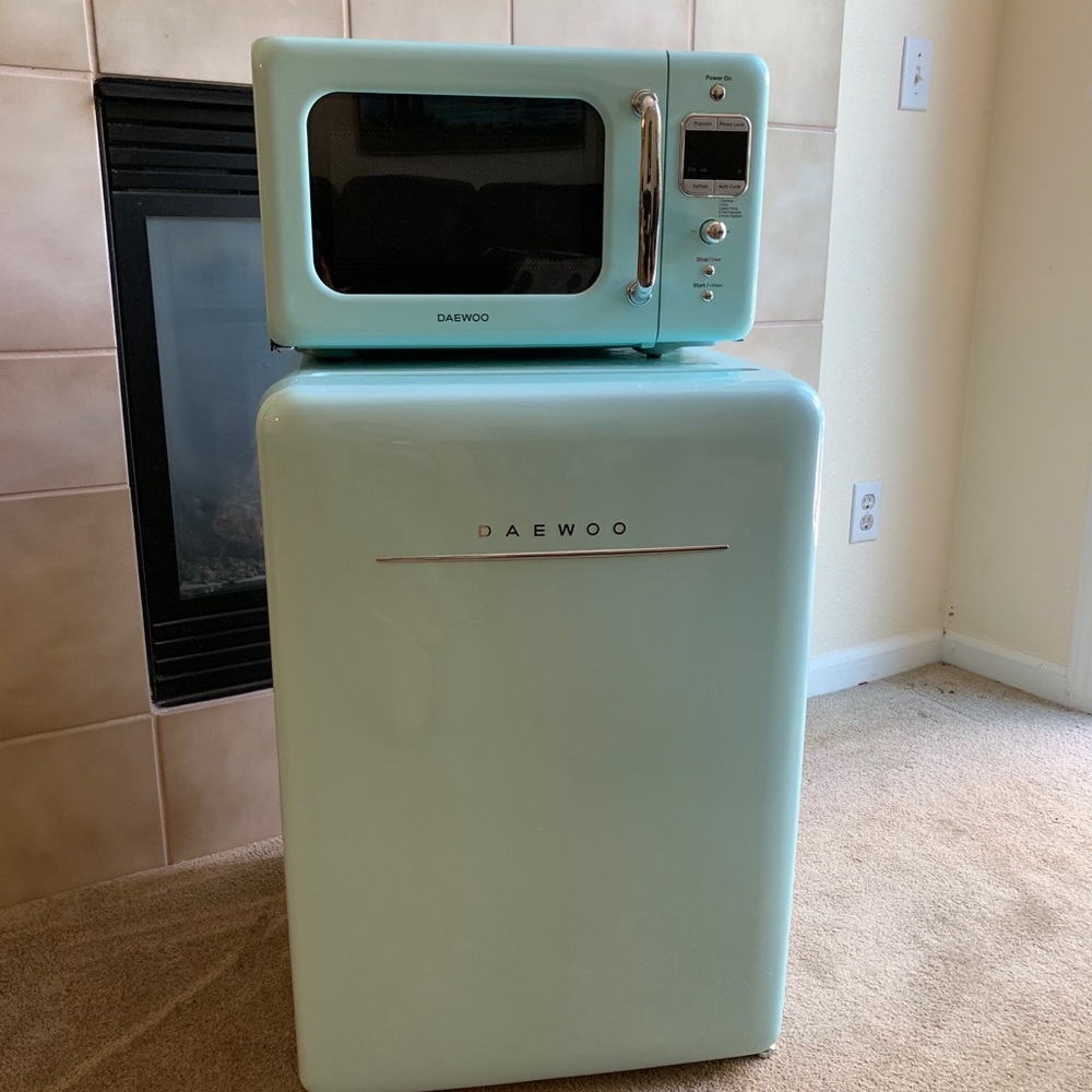 Retro Mini fridge & microwave. Perfect for COLLEGE